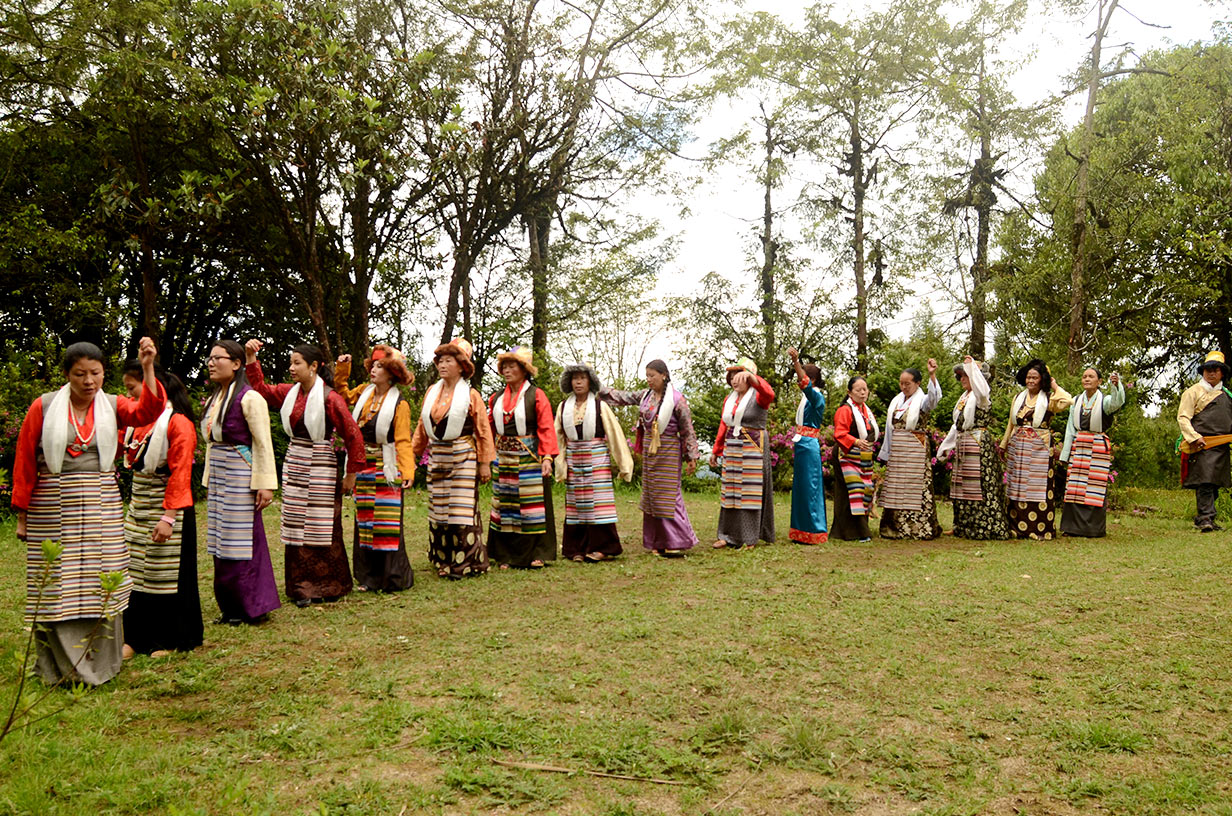 Sherbu-Dance---Sherpa-Community,-Manedara,-Rimbik